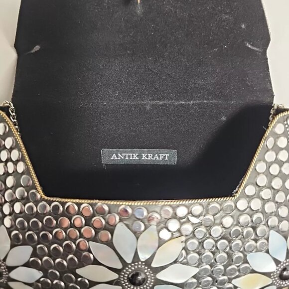 Antik Kraft Women's Hand Made Style Fold Over Metal Clutch/Crossbody - Picture 6 of 7